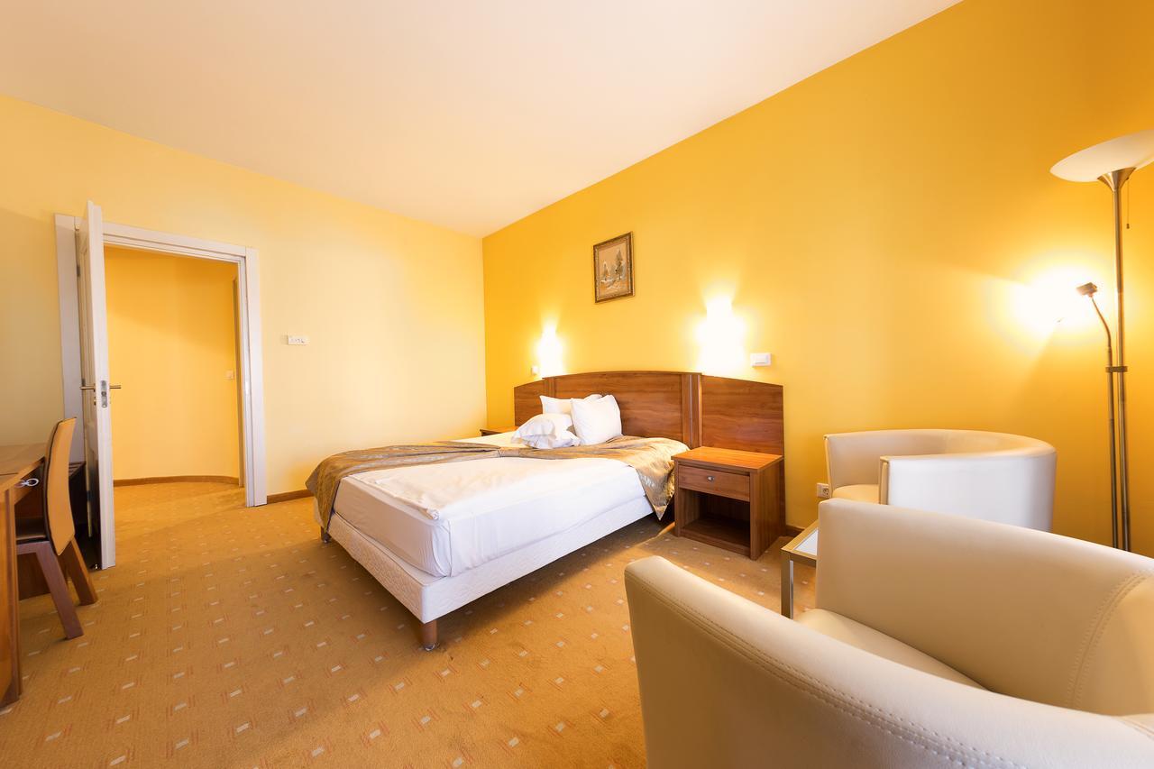 Hotel Parc Alba Iulia Exterior photo