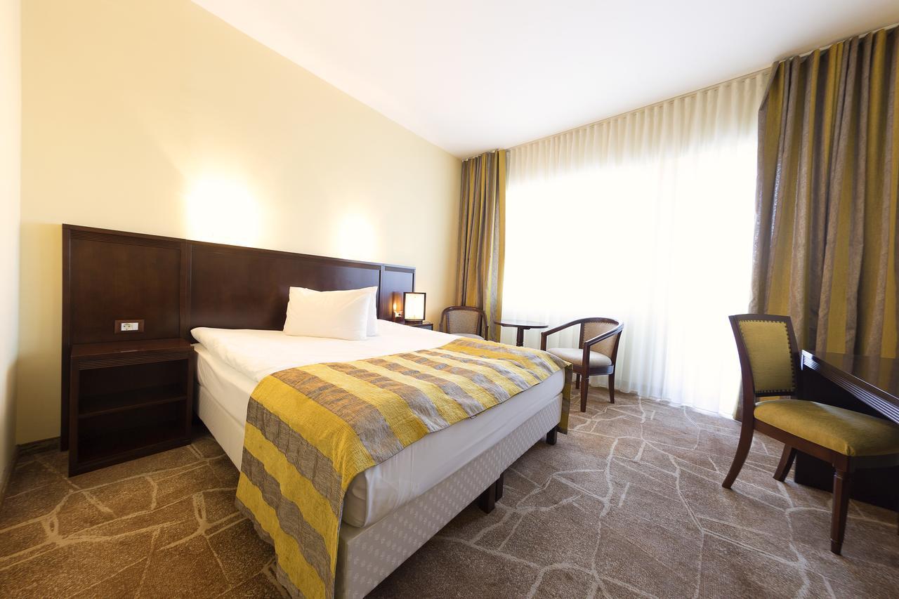 Hotel Parc Alba Iulia Exterior photo